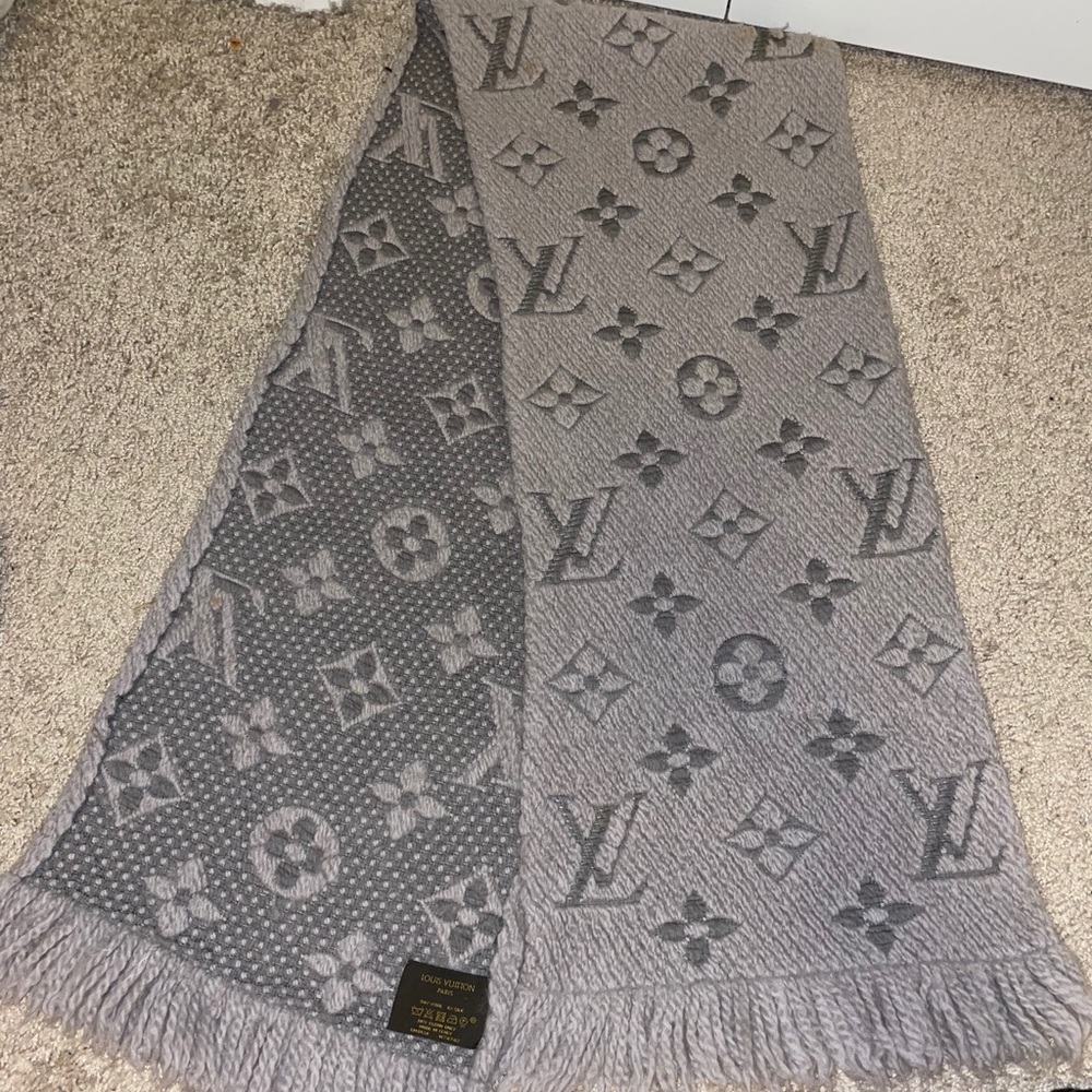 Authentic Louis Vuitton Logomania scarf